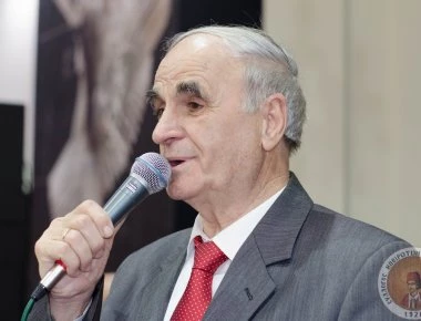 Σάββας Σιάτρας: O Ηπειρώτης τραγουδοποιός που διάλεξε η μάνα για να πει το τελευταίο μοιρολόι στο παιδί της (βίντεο)
